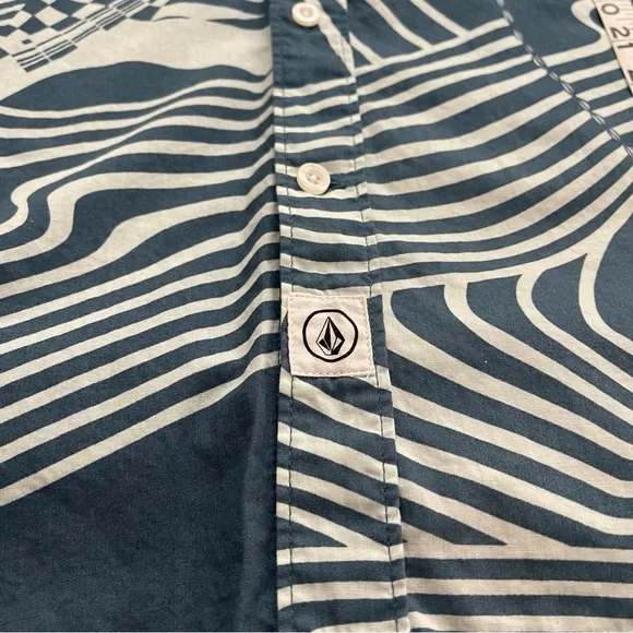 Volcom Men's Button Down Short Sleeve Shirt Classic Fit Large - Picture 8 of 14